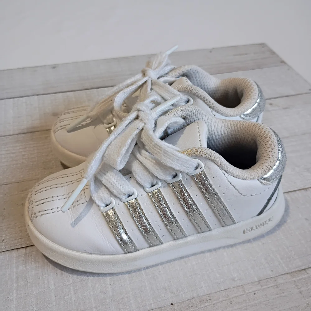 K-Swiss Kids' Size 5C Sneakers in White and Silver Has Wear See Photos